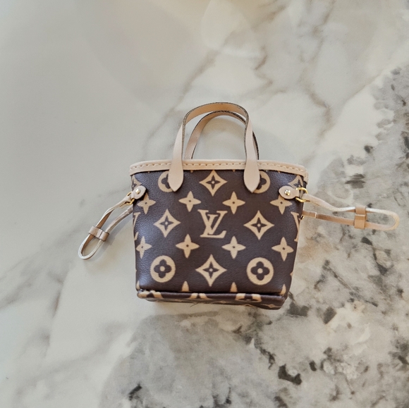 Labubu Purse - Picture 2 of 3